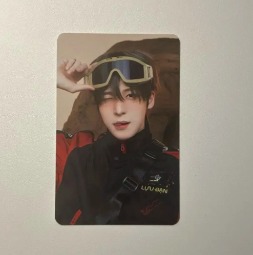 ATEEZ Yunho in treasure Photocard