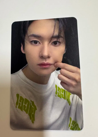 Stray Kids Leeknow KARMA APPLE МУЗИКА Фотокартка