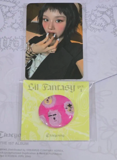 TWICE CHAYOUNG FANS SHOP SPECIAL PHOTOCARD & BADGE SET