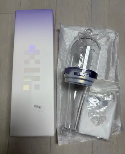 ILLIT official light stick