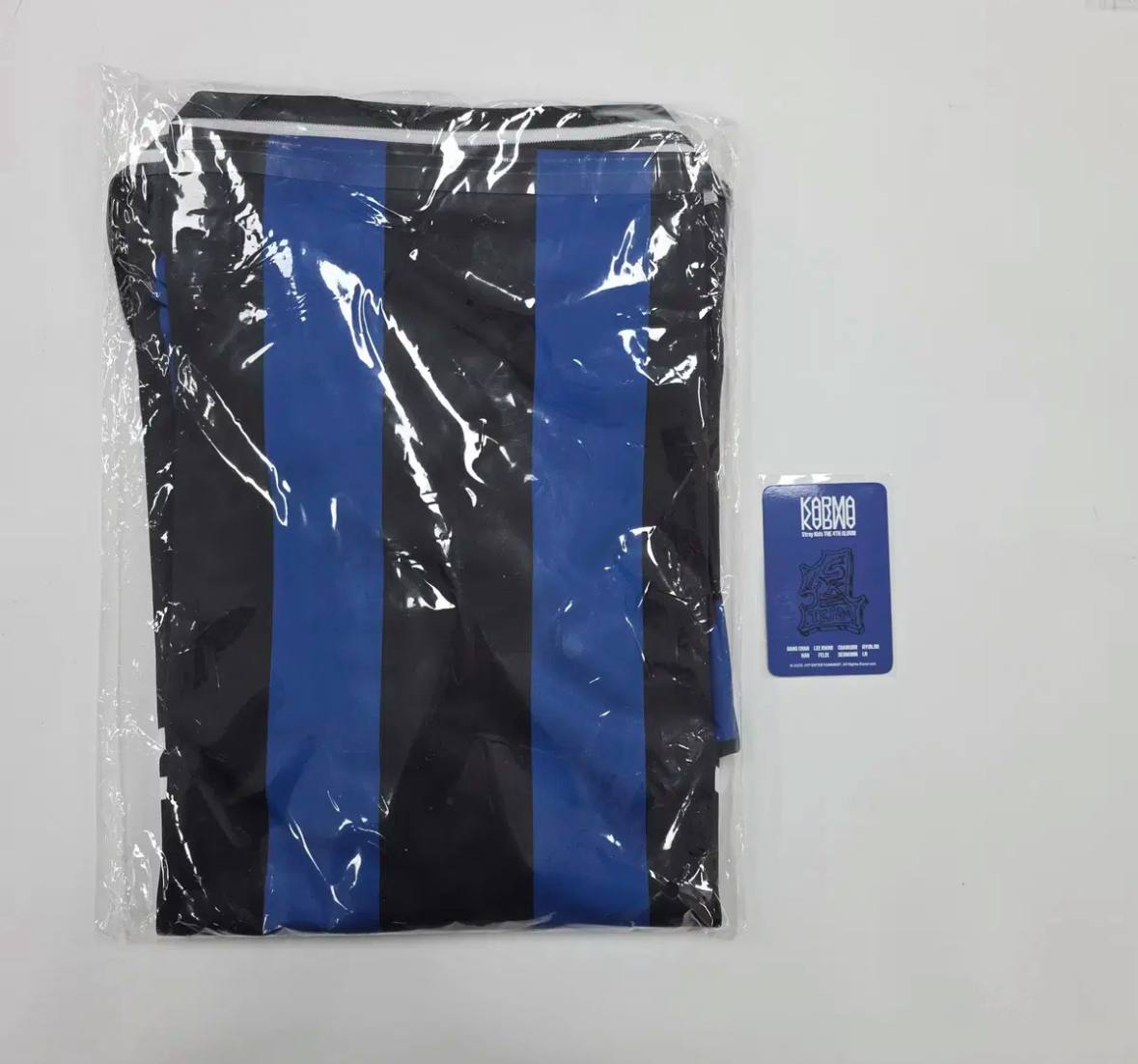 УНІФОРМА Stray Kids LeeKnow KARMA + ФОТОКАРТКА