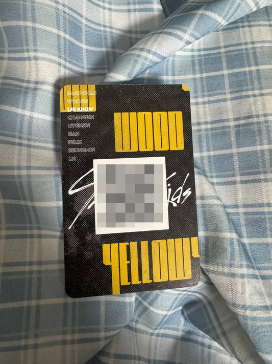 Stray Kids LEE KNOW YELLOW WOOD Photocard
